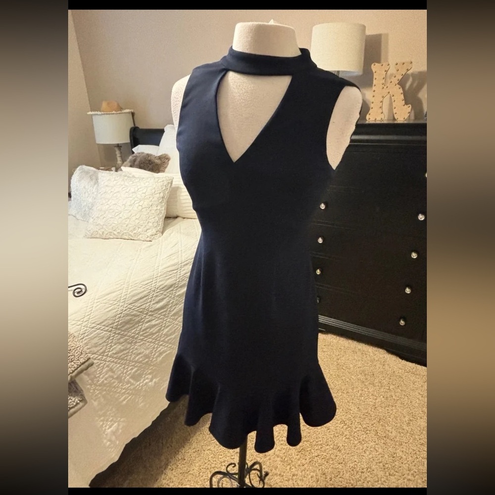 Chelsea28 - navy lined dress.  Size 2.  Like new!